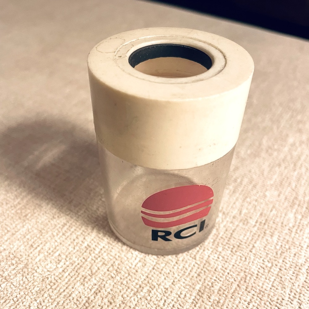 RCI paperclip holder
